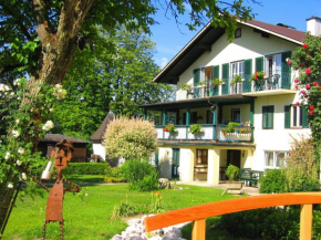 Hotels in Weyregg Am Attersee